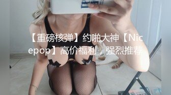 合肥淑女跟着音乐扭动