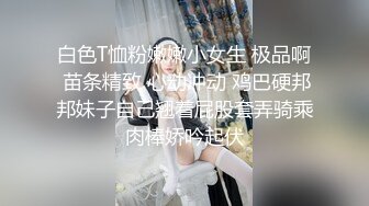 ktv 人妖群体给男模打手枪，嗨歌太淫乱了，双手和嘴都没有闲着 劲爆死啦 射了啊啊啊 一堆妖的狂欢！