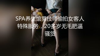 美女水上乐园露出 胆子够大 更衣室咋是男女共用的