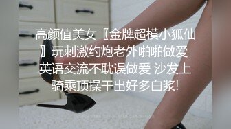 熟女阿姨 在家被无套爆老菊花 骚逼插着振动棒 爽的骚叫连连 射了一逼毛精液