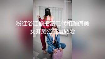 高跟丝袜露脸大耳环极品风骚御姐的诱惑，镜头前好骚自己拿道具蹂躏骚穴浪叫呻吟，让小哥揉奶玩逼口交大鸡巴