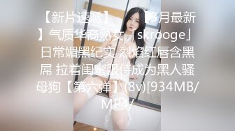 小仙女-18岁学妹的嫩脚脚让我无法抗拒，内射精液不停的往下流